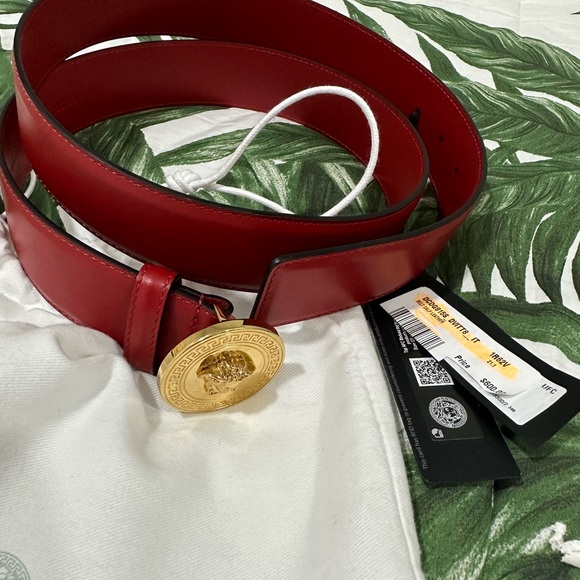 Versace Leather belt in red - Picture 3 of 5